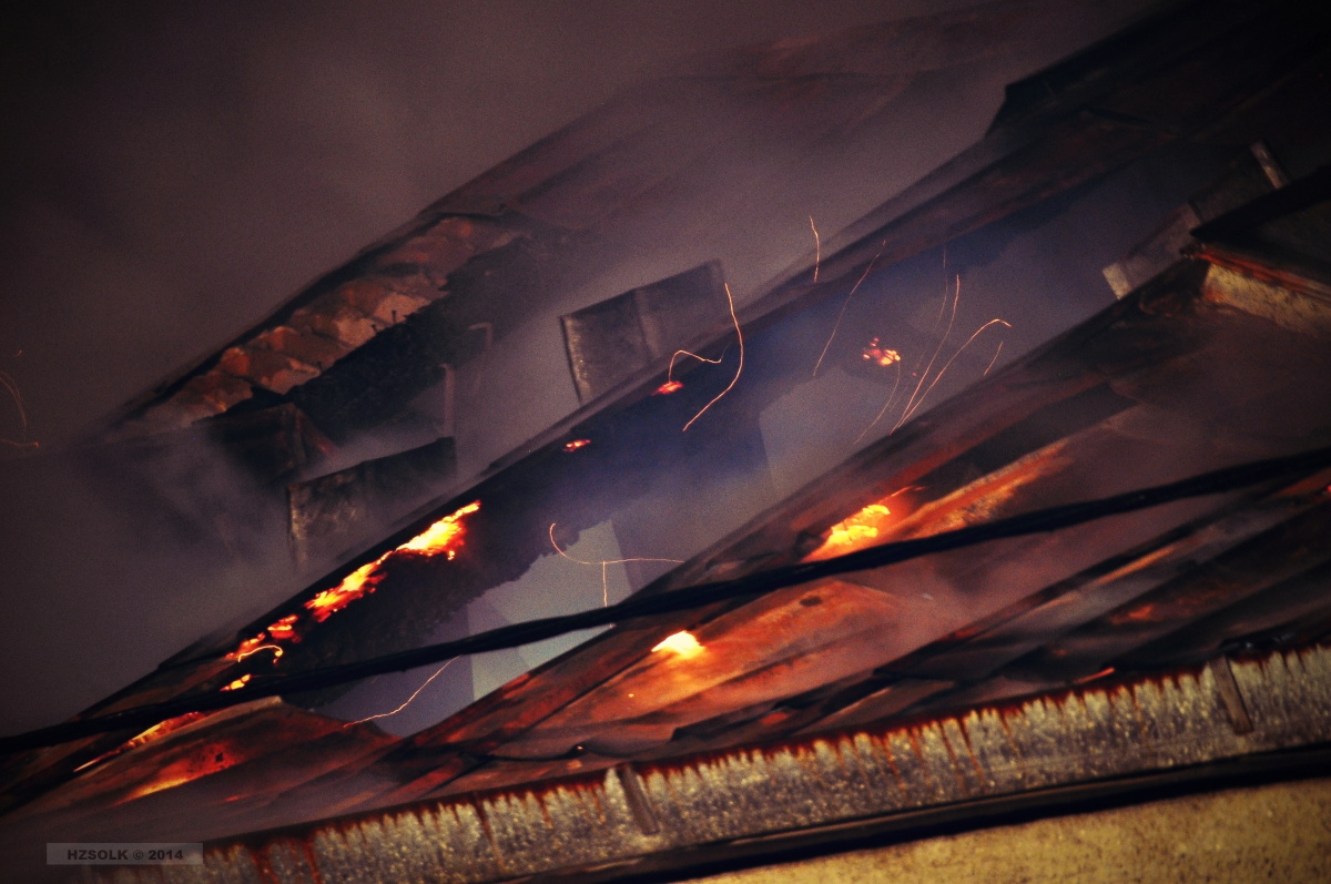 8 6-2-2014 Požár RD Klopotovice - střecha objektu (16).JPG