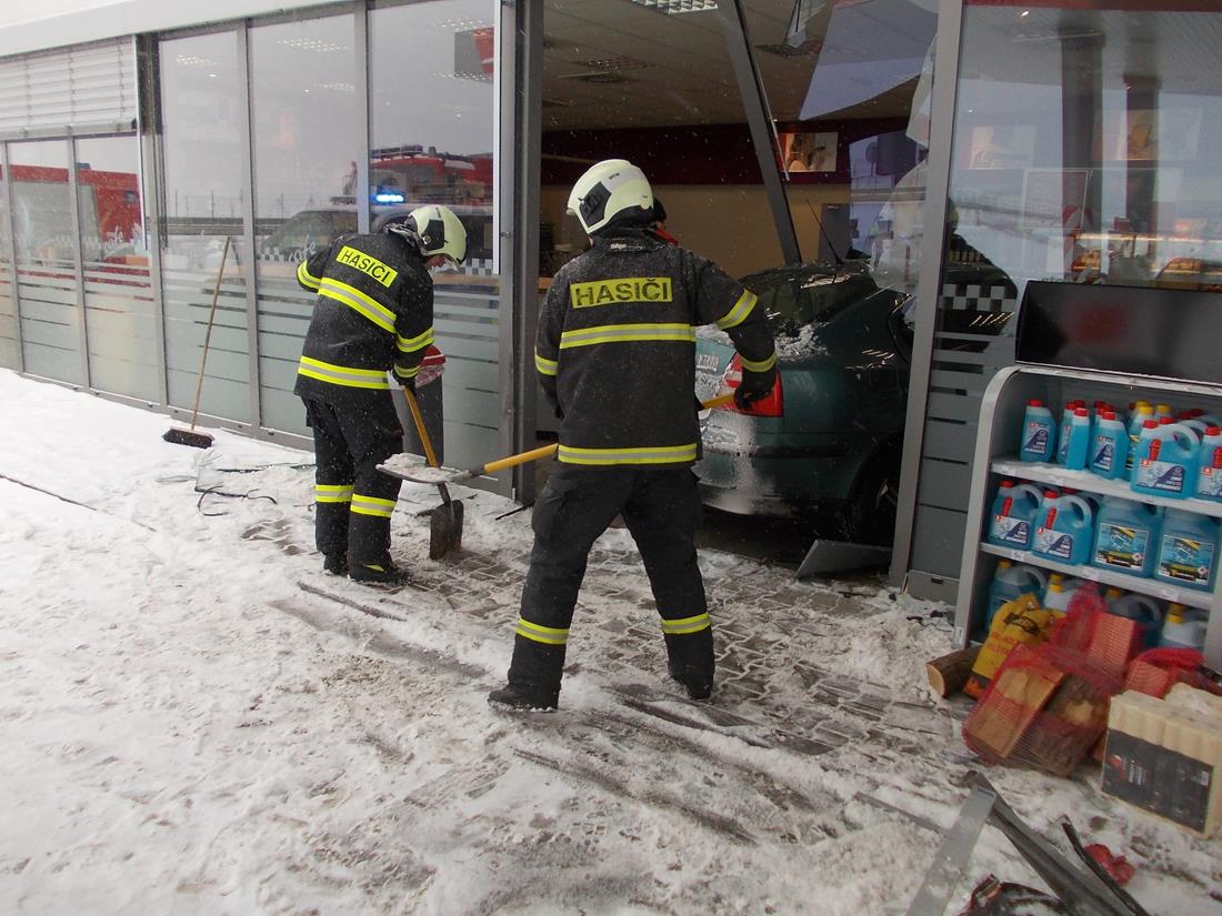 8 Dopravní nehod OA, Mezno - 23. 1. 2016 (9).JPG