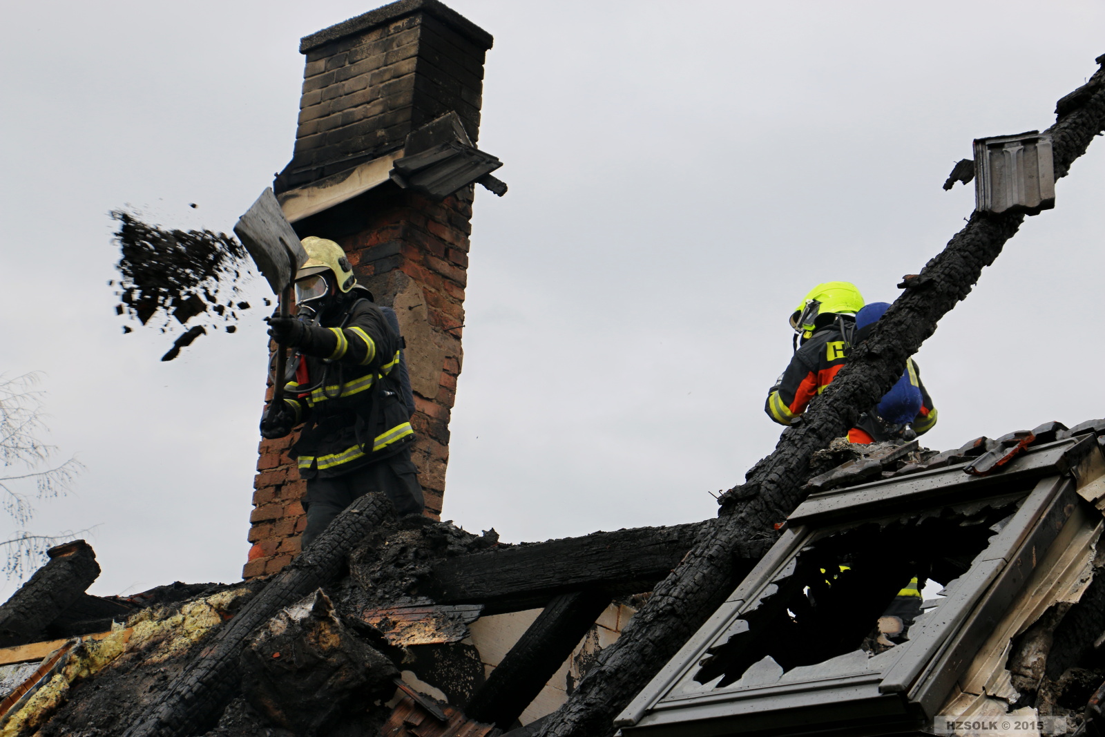 8 P_NB_26-4-2015 požár RD Nové Valteřice (83).JPG