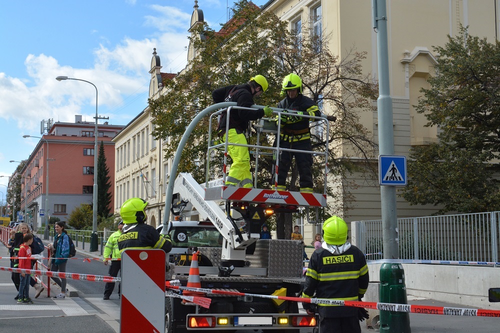 8 Spadlá lampa Bělohorská