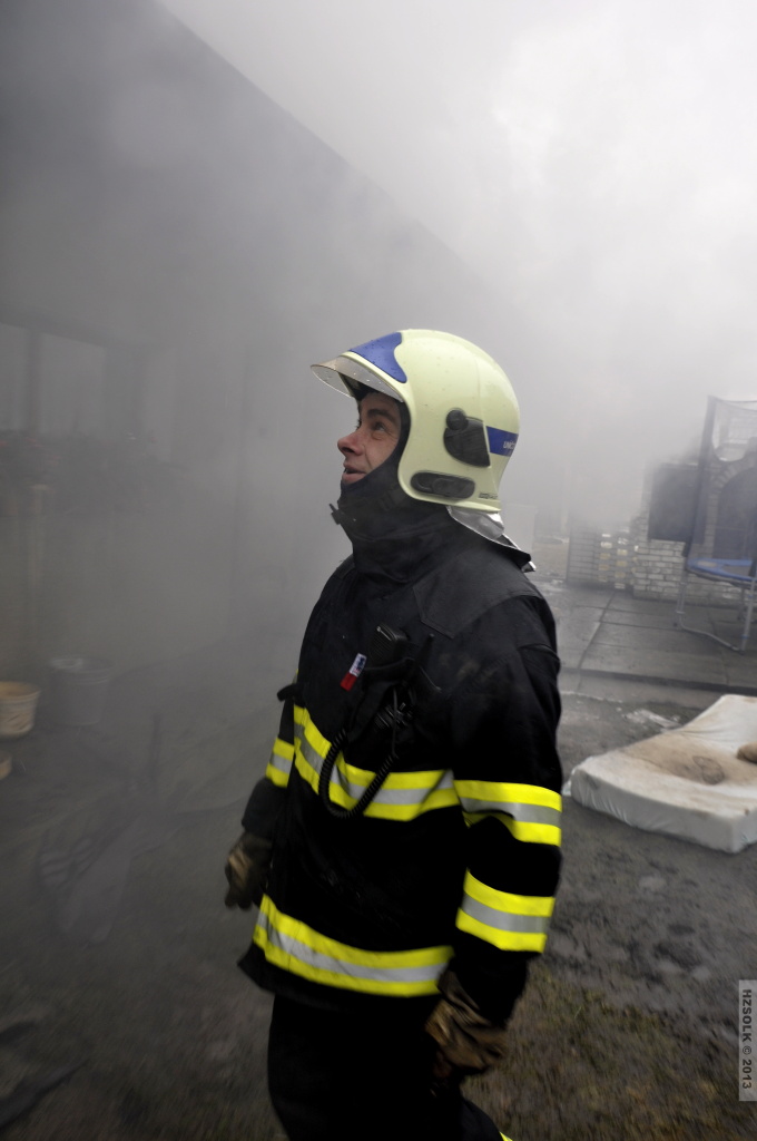 9 11-2-2013 Požár 2 RD - Líšnice - Šumpersko (17).JPG