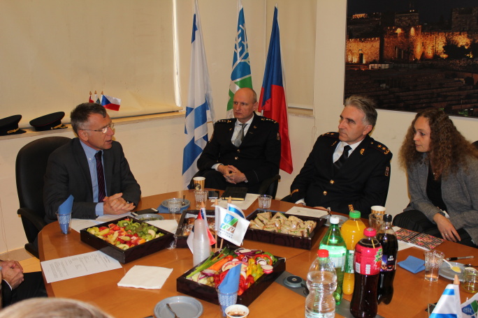 9 Jednání s vedením KKL - JNF.JPG