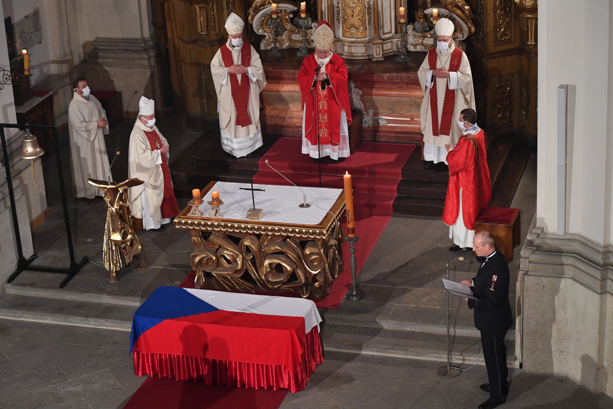 9 Mše za hasiče zahynuvší ve službě