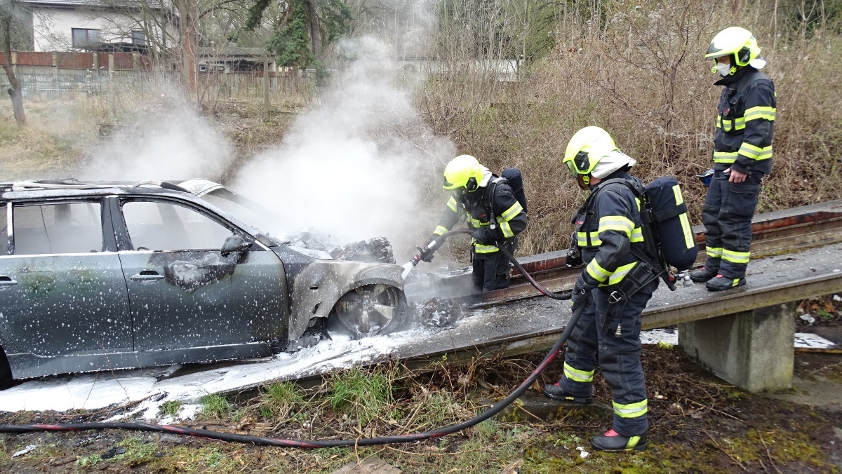 9 Požár osobního automobilu