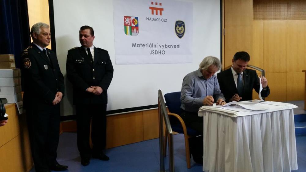 9 Předání radiostanic JSDHO, České Budějovice - 8. 3. 2016 (9).jpg