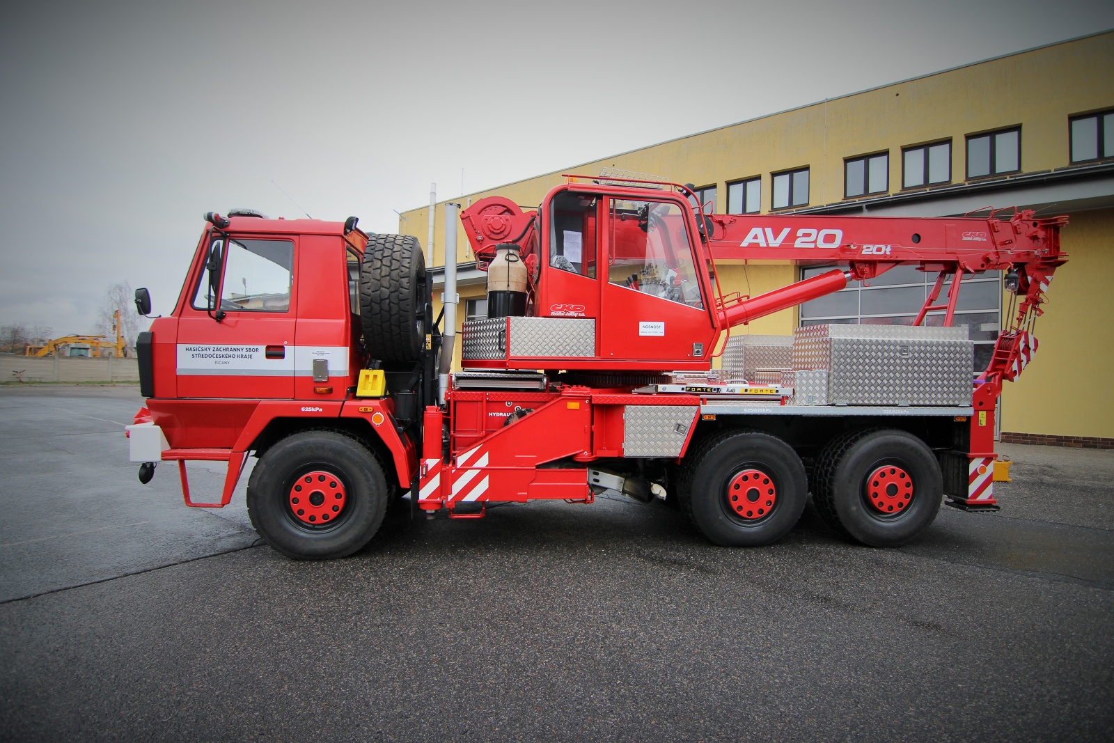 AV20-007.JPG