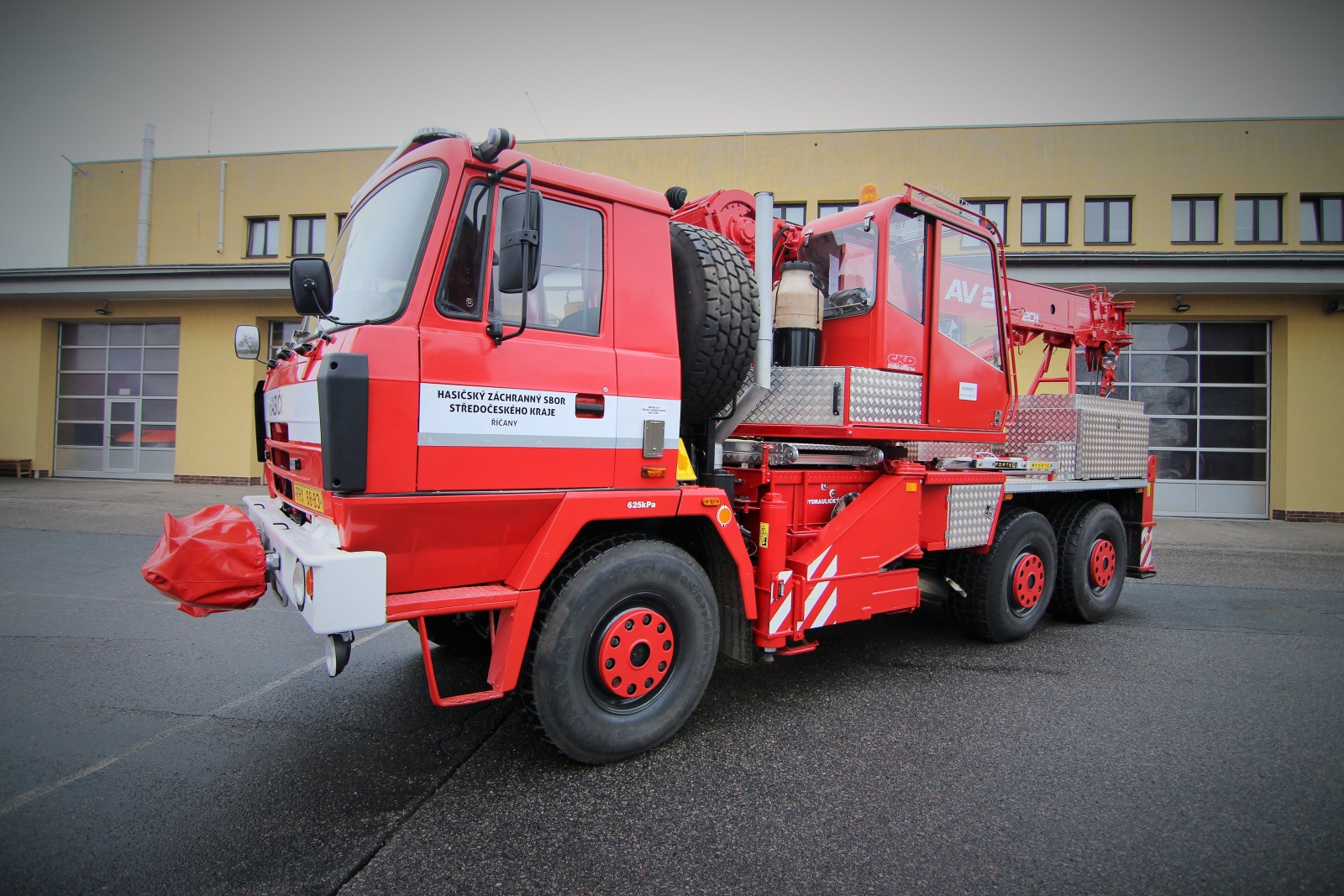AV20-008.JPG