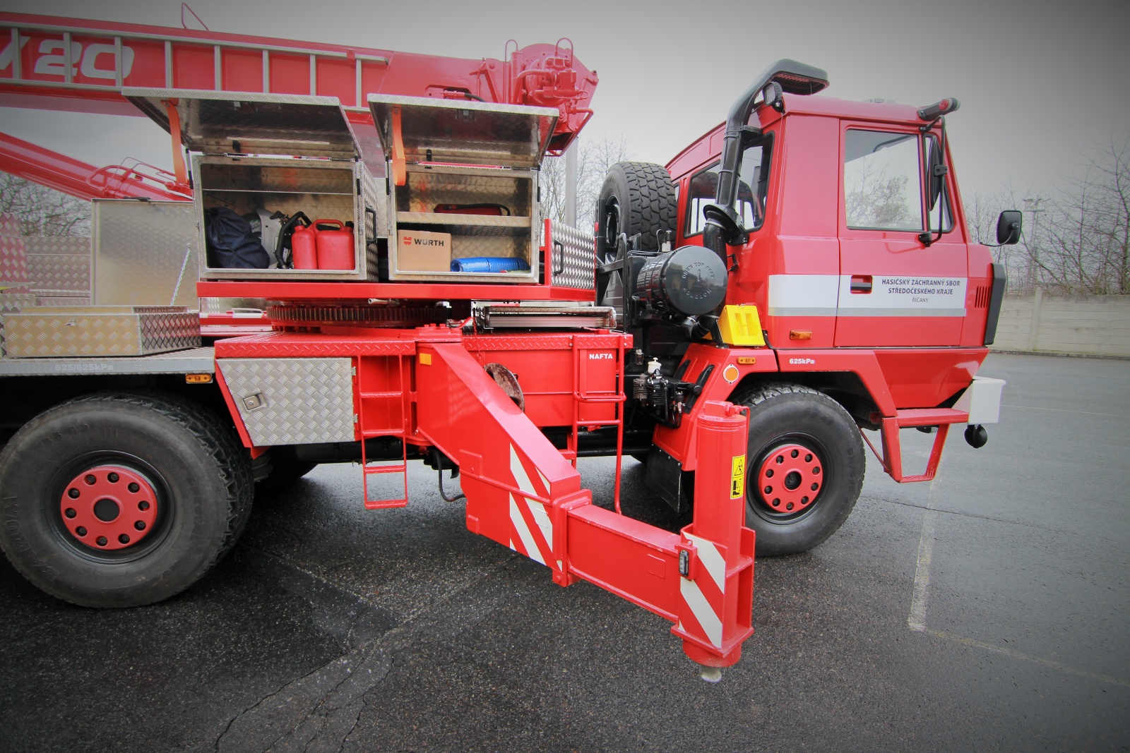 AV20-019.JPG