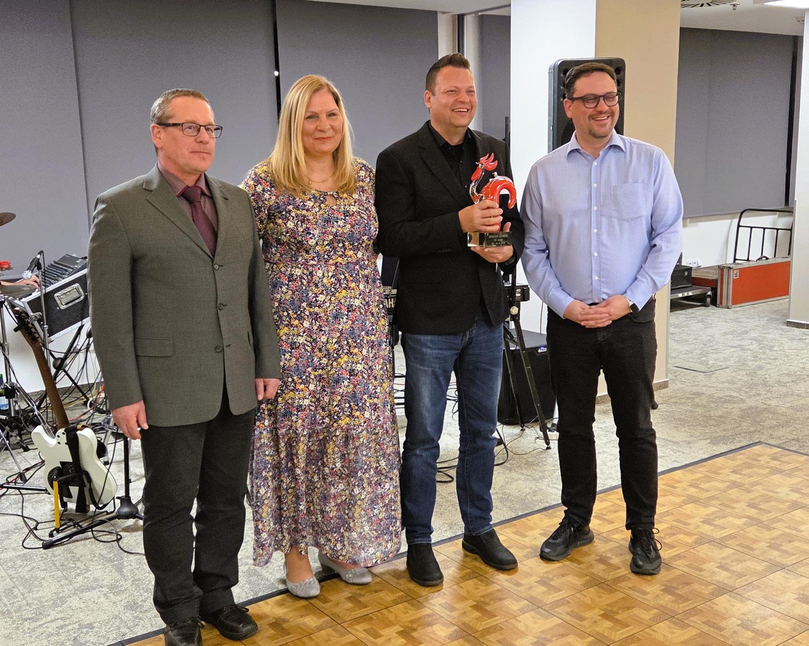 Červený kohout 2026 - předání sošek (6).jpg