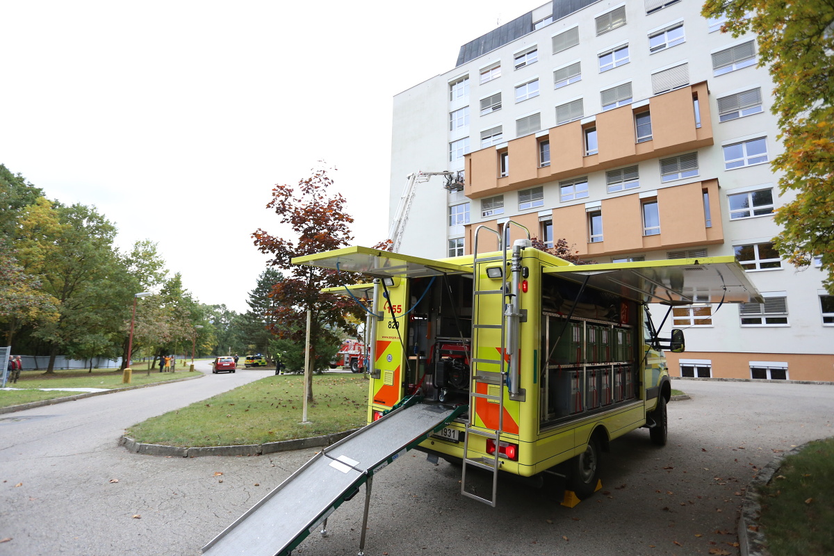 Cvičení Nemocnice Tábor - 11. 10. 2016 (41).JPG