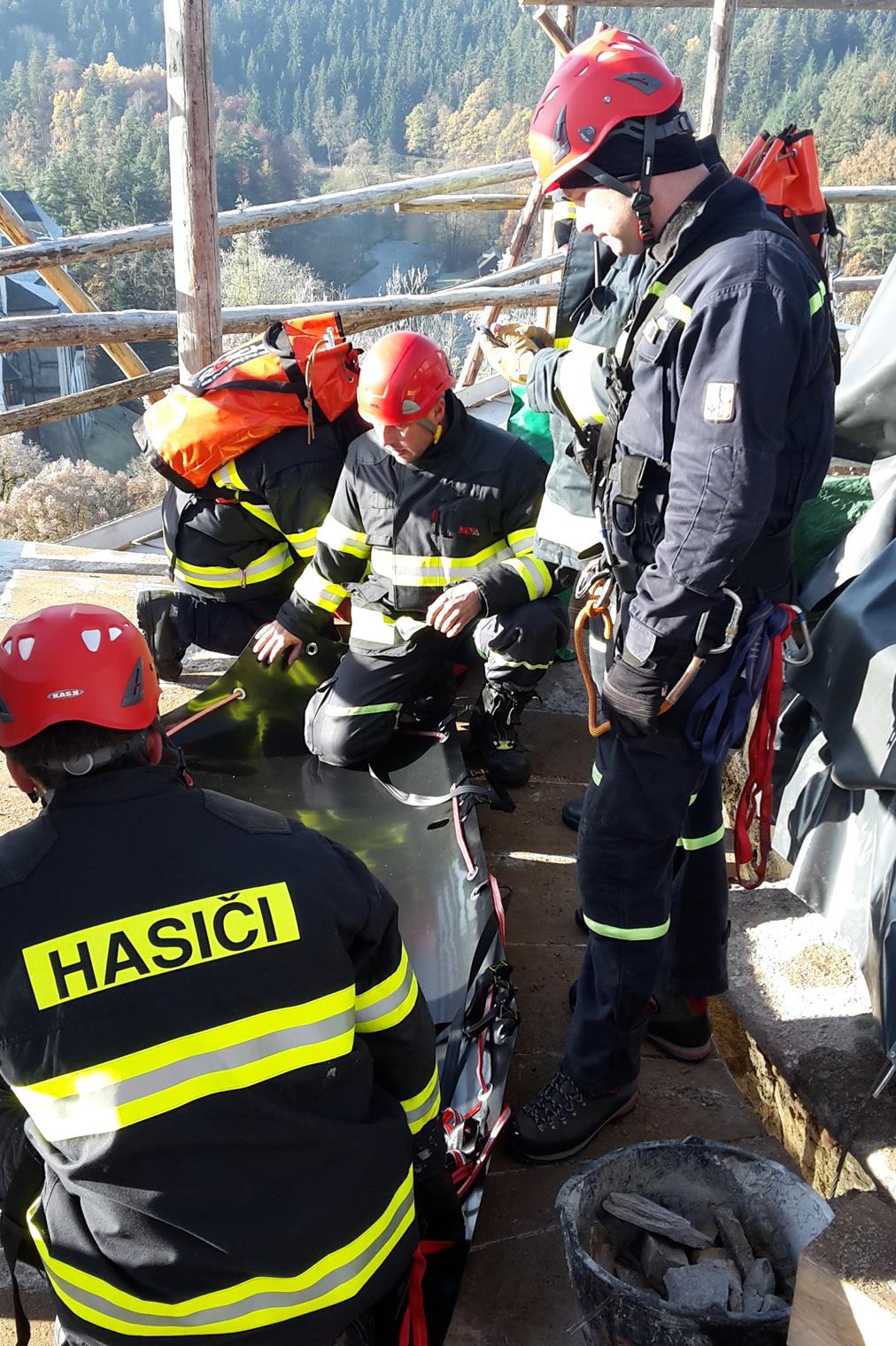 Cvičení Rožmberk nad Vltavou - Jakobínka - 4. 11. 2016 (5).jpg