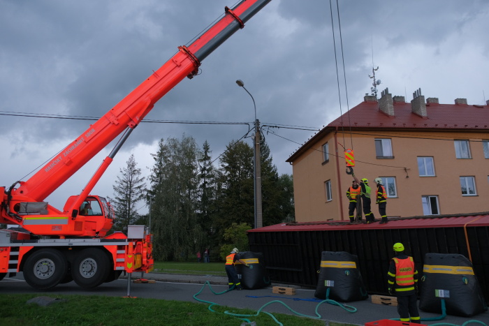 DN_MANvyprostenikontejnerTrojanovice (17).JPG