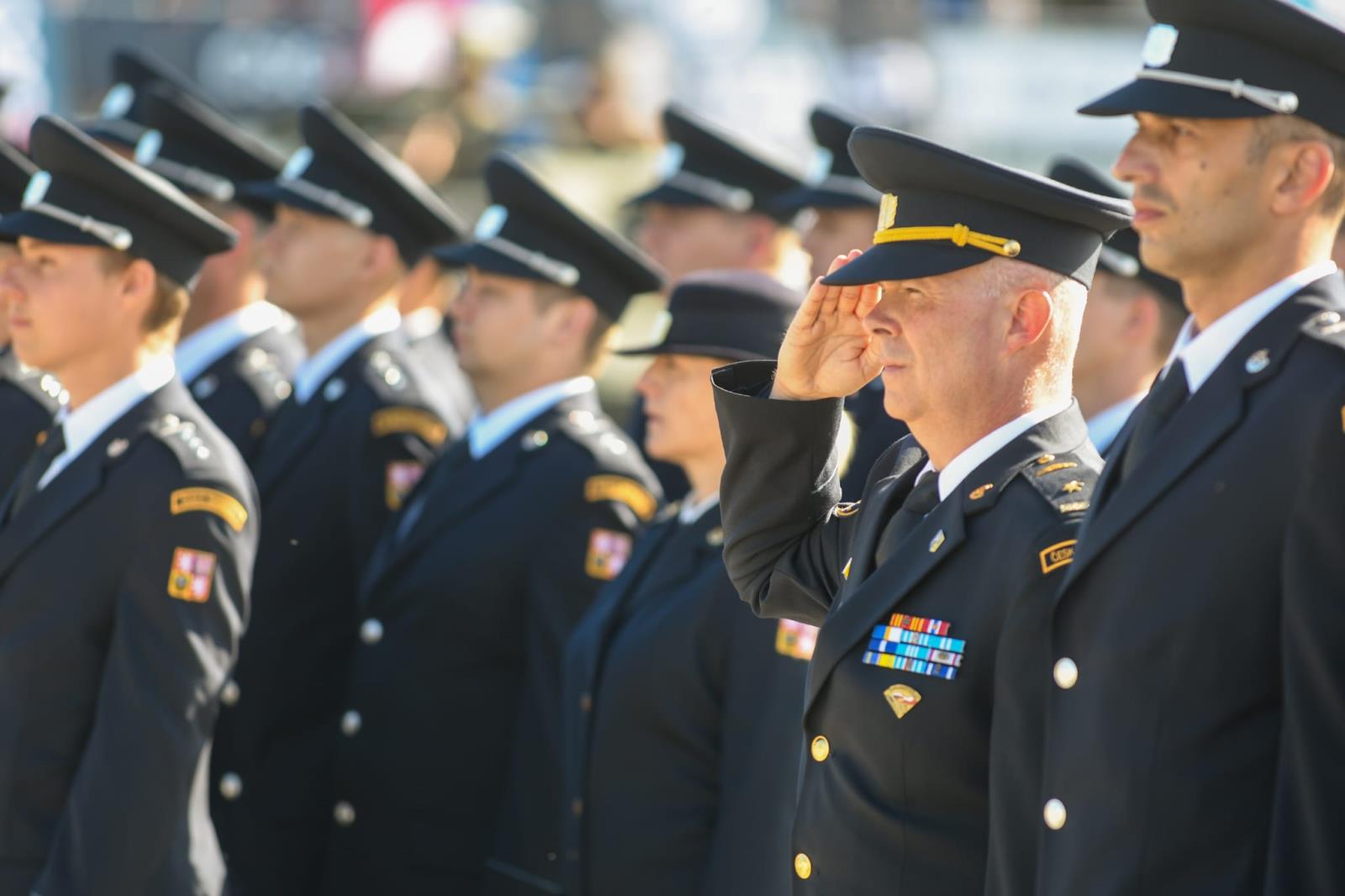 Dny NATO, ocenění příslušníka HZS LBK, foto T. Lach HZS MSK