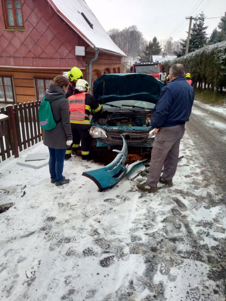 Dopravní nehoda Kásná Lípa (2).jpg