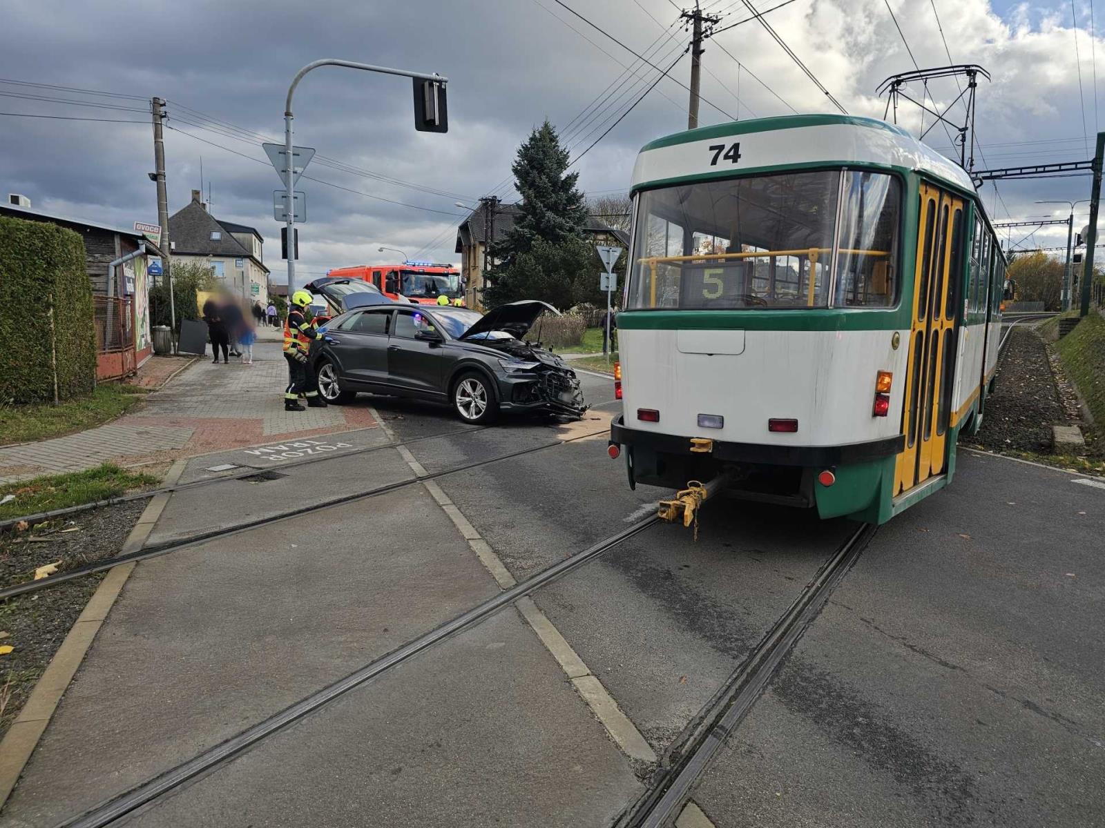Dopravní nehoda osobního automobilu a tramvaje se obešla bez zranění