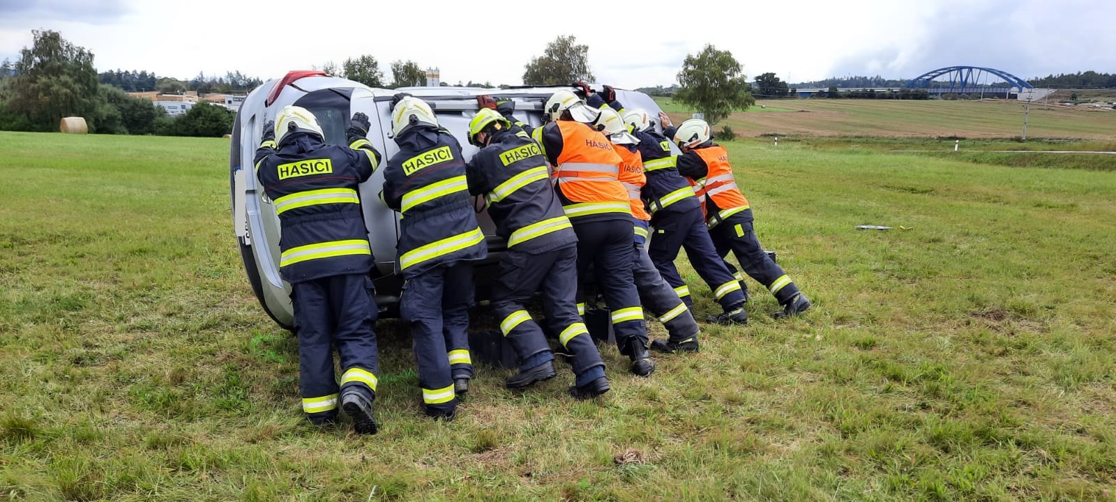 Dopravn nehoda 2 OA, Červené Záhoří - 17. 9. 2021 (2).jpg