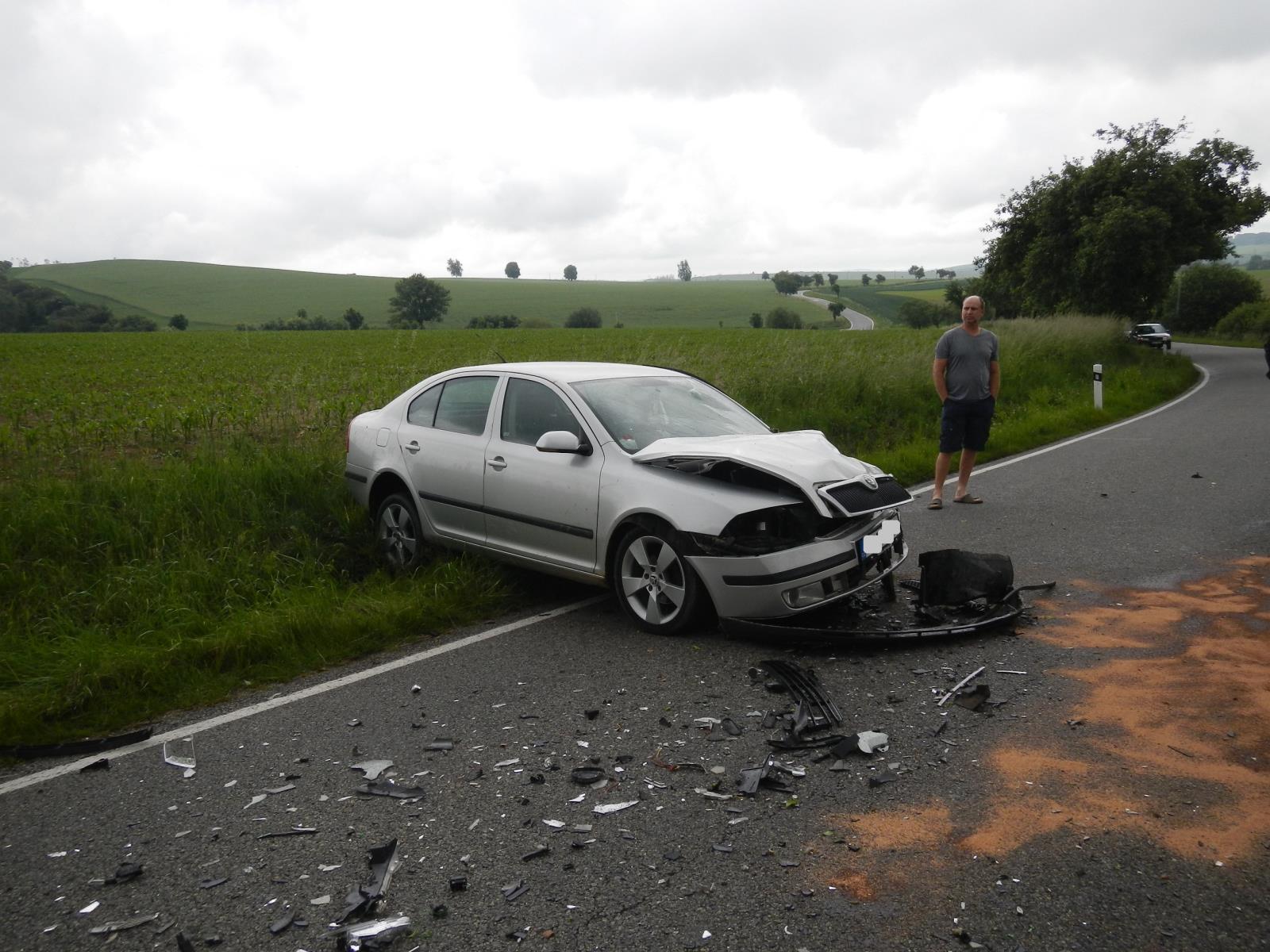 Dopravní nehoda 2 OA, Červený Hrádek - 14. 6. 2020 (4).JPG