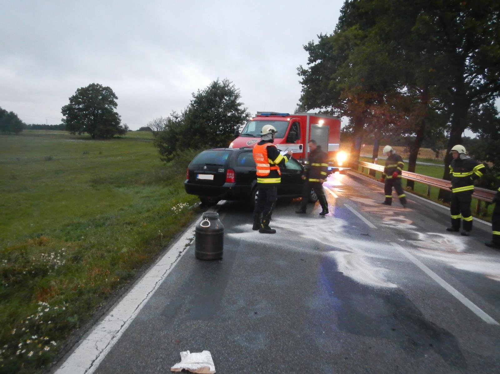 Dopravní nehoda 2 OA, Krasejovka - 6. 10. 2016 (2).JPG