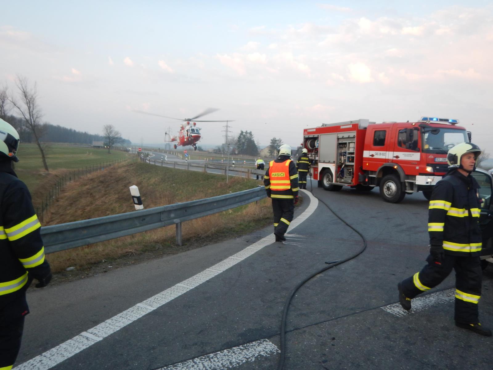 Dopravní nehoda 2 OA, Planá nad Lužnicí - 3. 4. 2017 (3).JPG