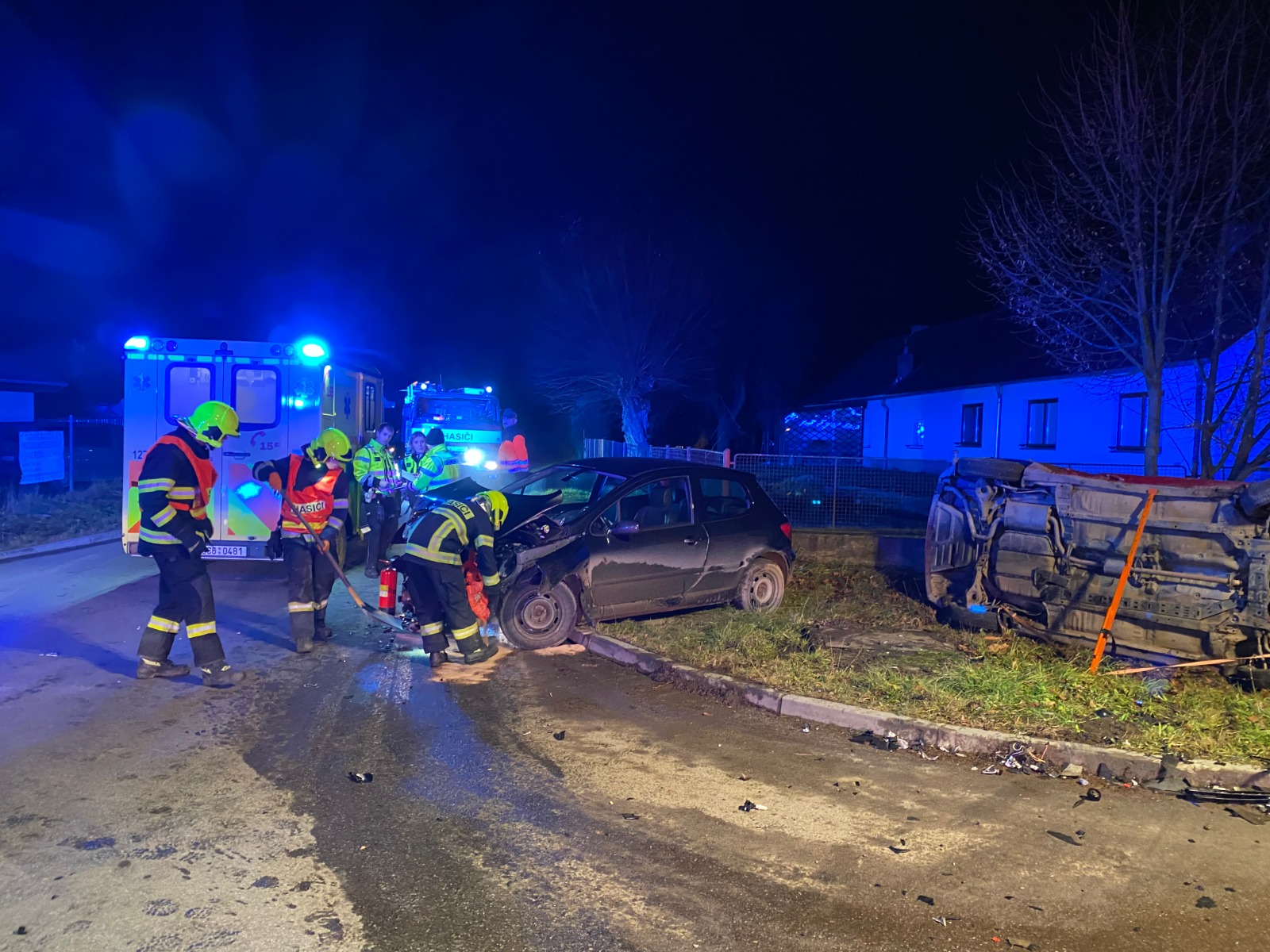 Dopravní nehoda 2 OA, Straňany - 15. 12. 2021 (4).jpg