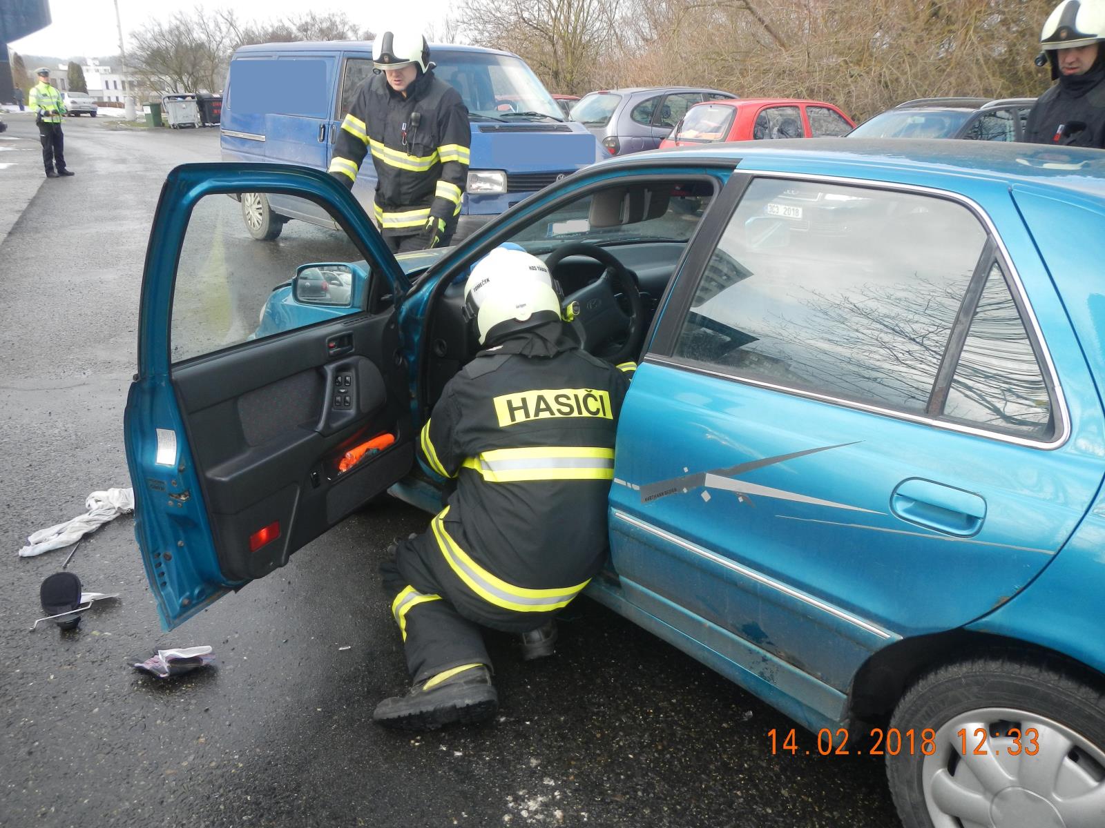 Dopravní nehoda 2 OA, Tábor - 14. 2. 2018 (1).JPG