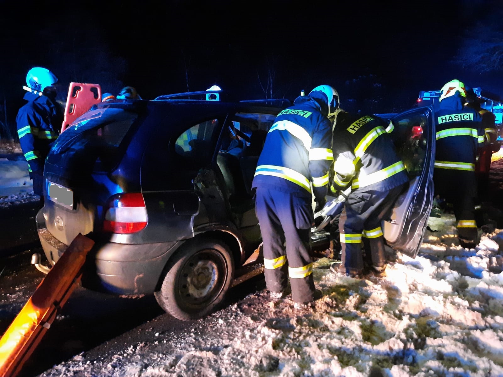 Dopravní nehoda 2 OA, Všechlapy - 18. 1. 2021 (4).jpg