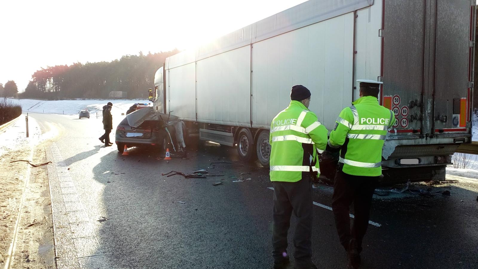 Dopravní nehoda 2 OA a NA, Drhovle - 6. 1. 2017 (3).jpg