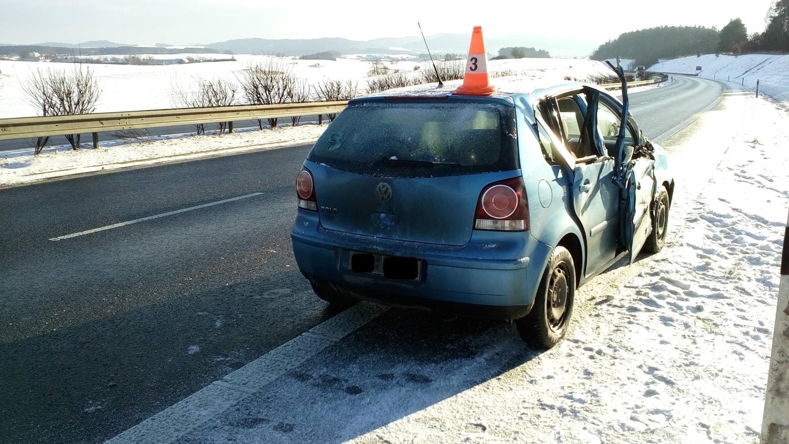 Dopravní nehoda 2 OA a NA, Drhovle - 6. 1. 2017 (6).jpg