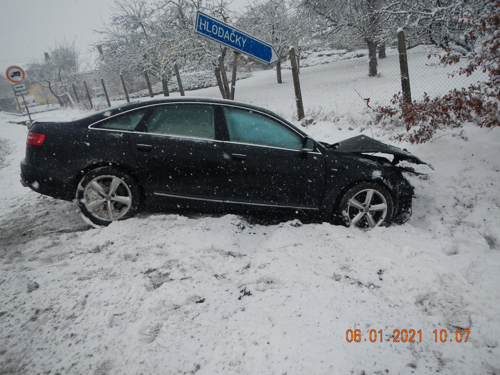 Dopravní nehoda 3 OA, Němčice - 6. 1. 2021 (4).JPG