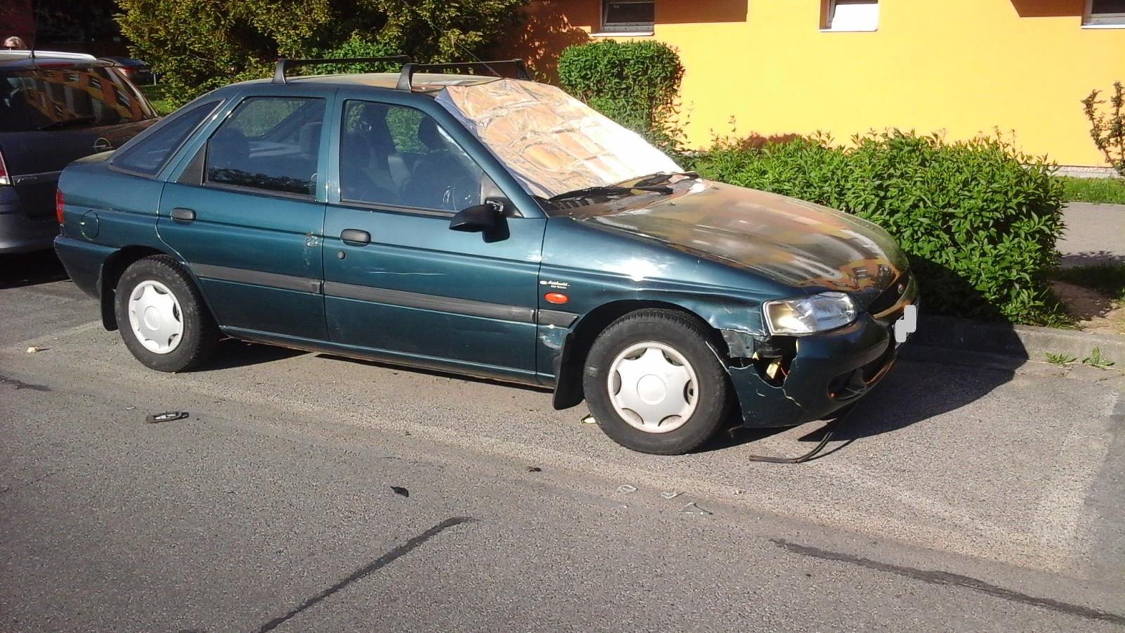 Dopravní nehoda 3 OA a motorka, České Budějovice - 19. 5. 2017 (1).jpg