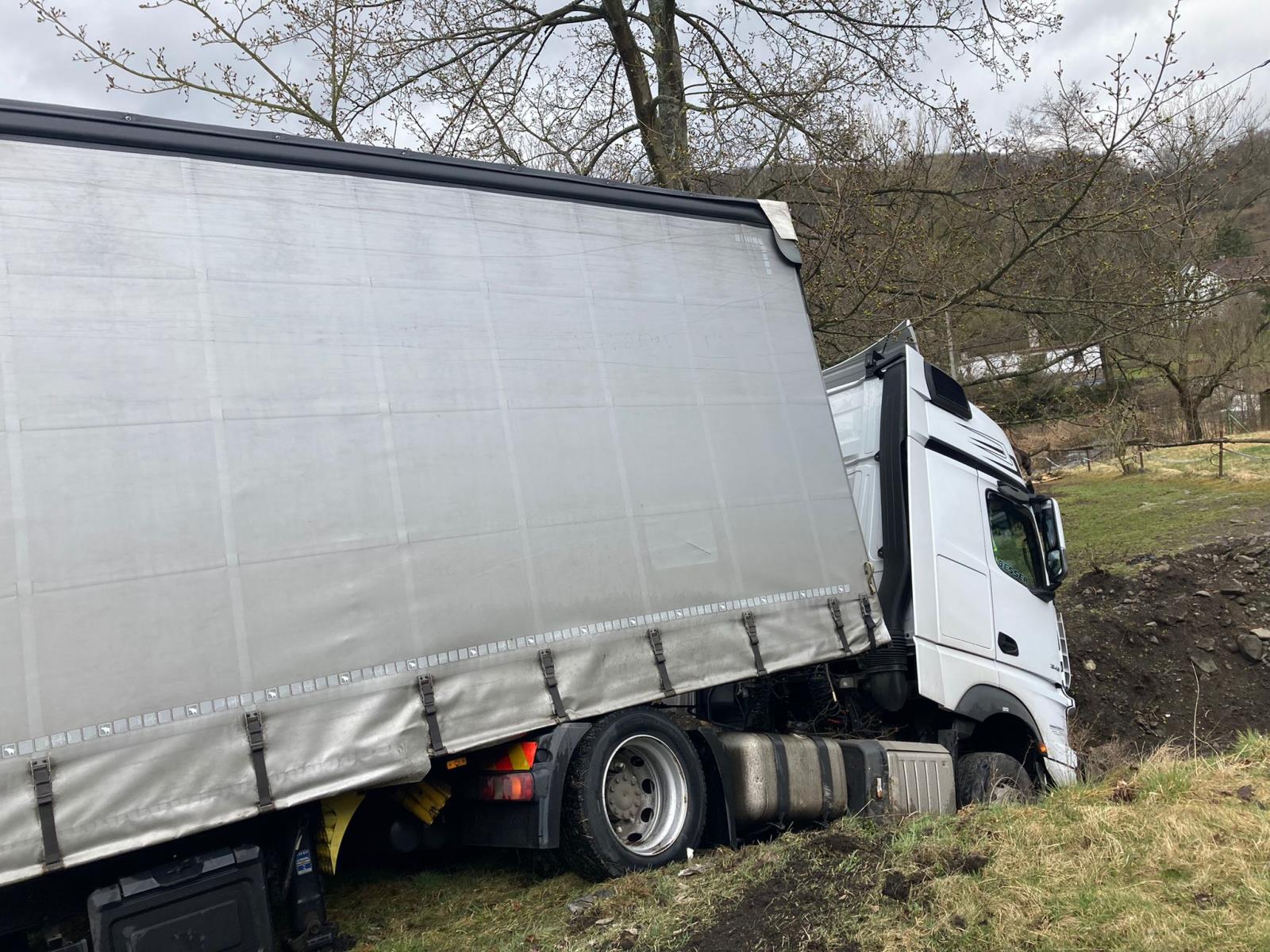 Dopravní nehoda Františkov nad Ploučnicí (2).jpg