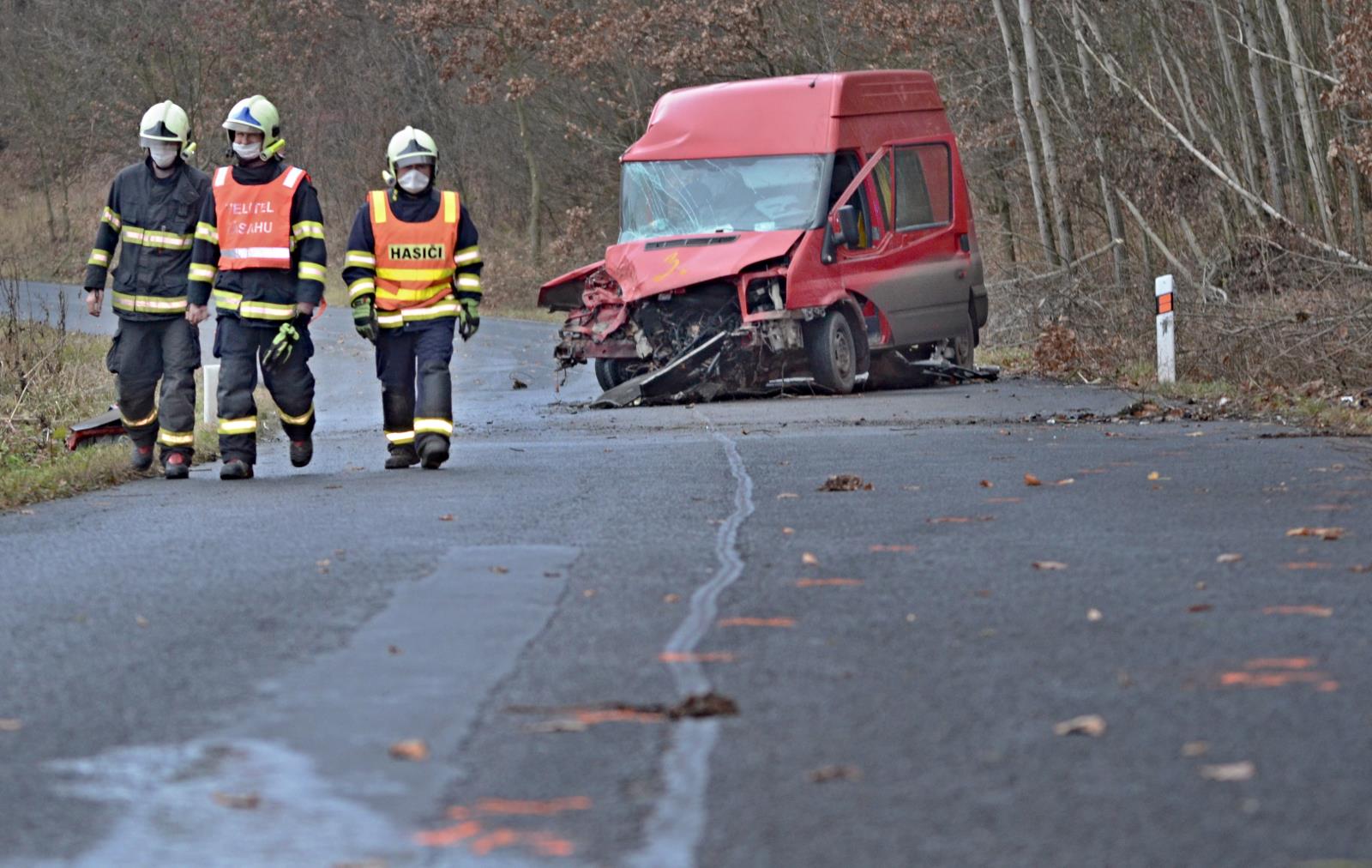 Dopravní nehoda Hlinná - Tlučeň (2).jpg