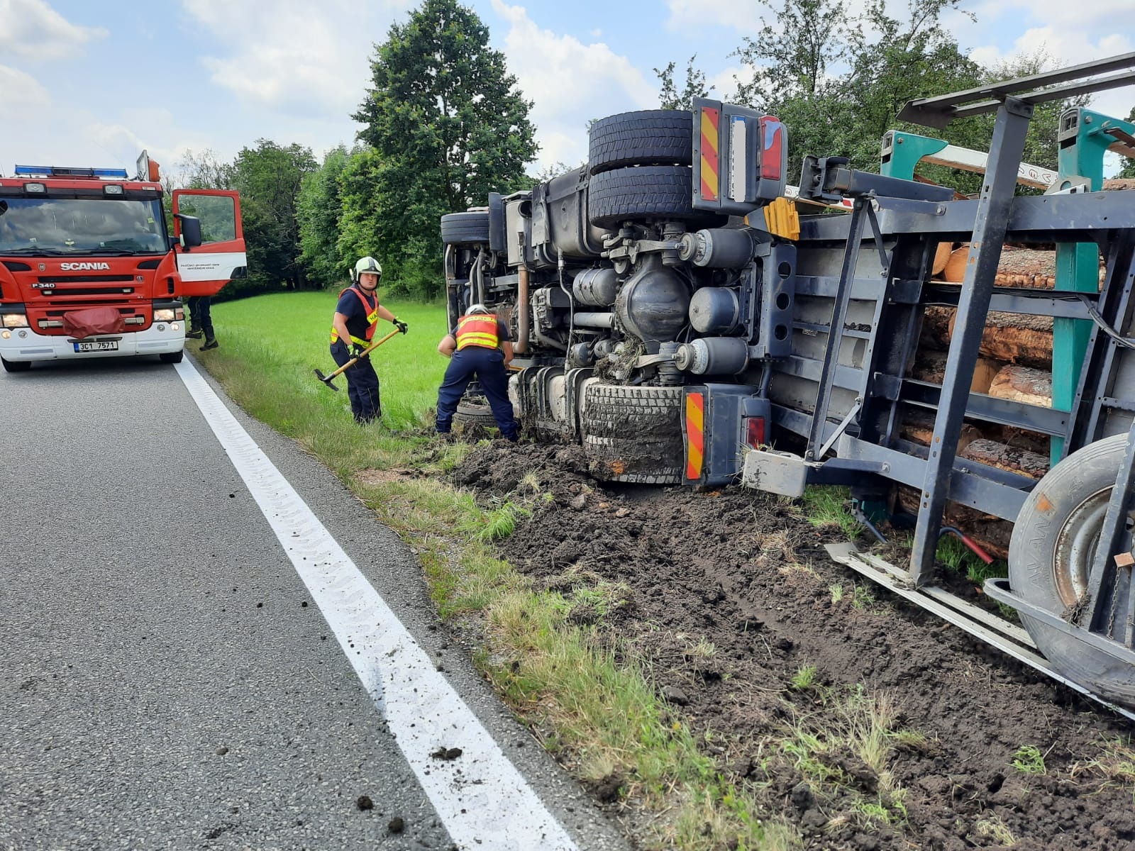 Dopravní nehoda NA, Ratibořské Hory - 20. 7. 2020 (2).jpg