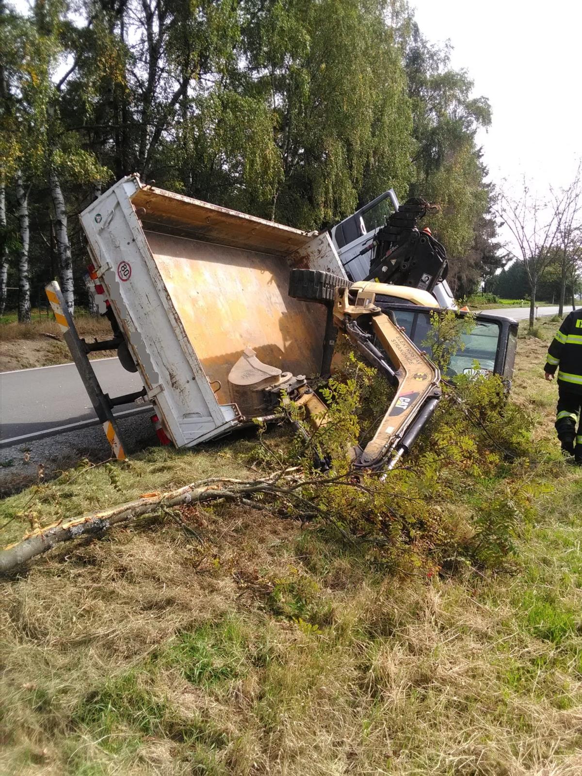 Dopravní nehoda NA, Nová Bystřice - 15. 9. 2021 (1).jpg