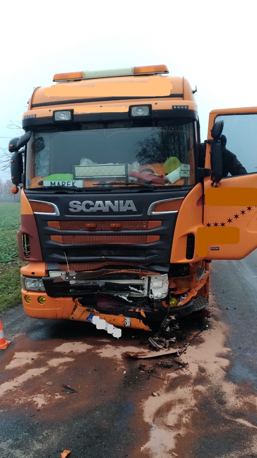 Dopravní nehoda NA a OA, Dolní Bukovsko - 22. 11. 2018 (5).jpg