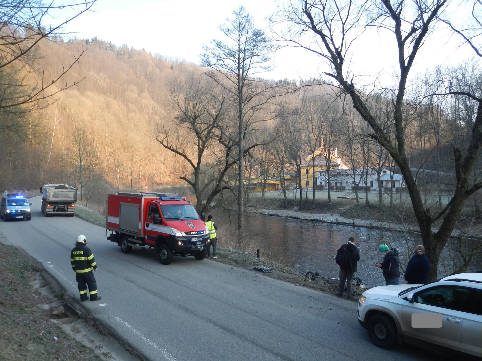Dopravní nehoda OA, Český Krumlov - 1. 4. 2020 (3).JPG
