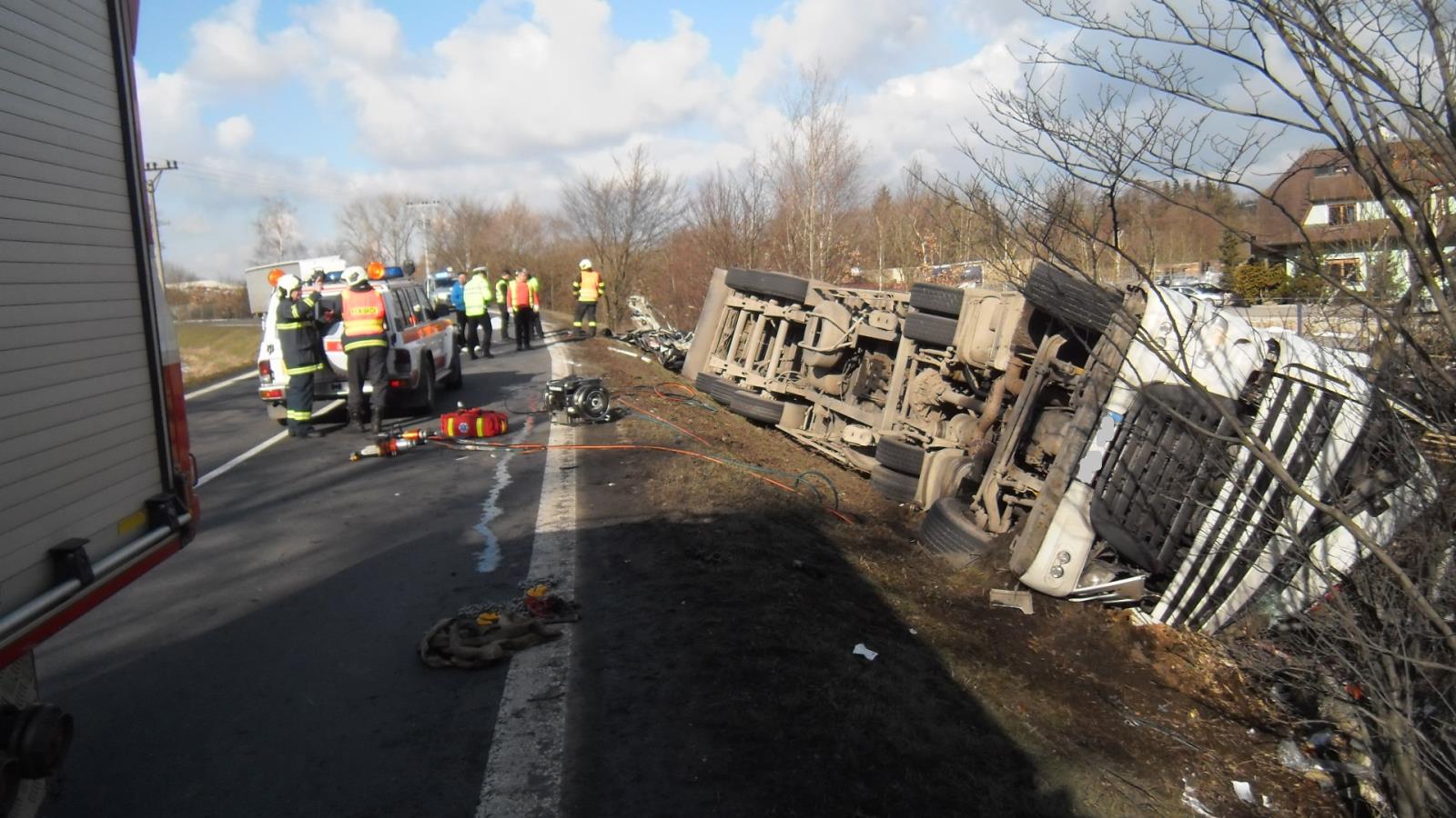 Dopravní nehoda OA a NA, Hněvkov - 13. 2. 2018 (2).JPG
