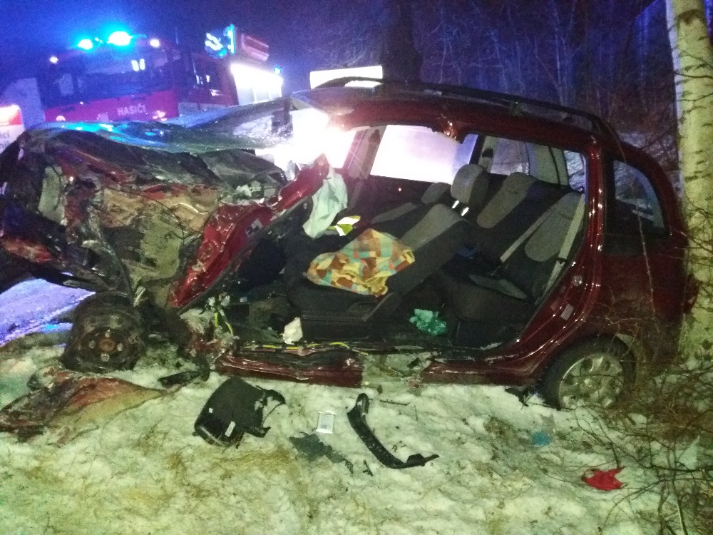 Dopravní nehoda OA a NA, Planá nad Lužnicí - 20. 1. 2017 (4).jpg