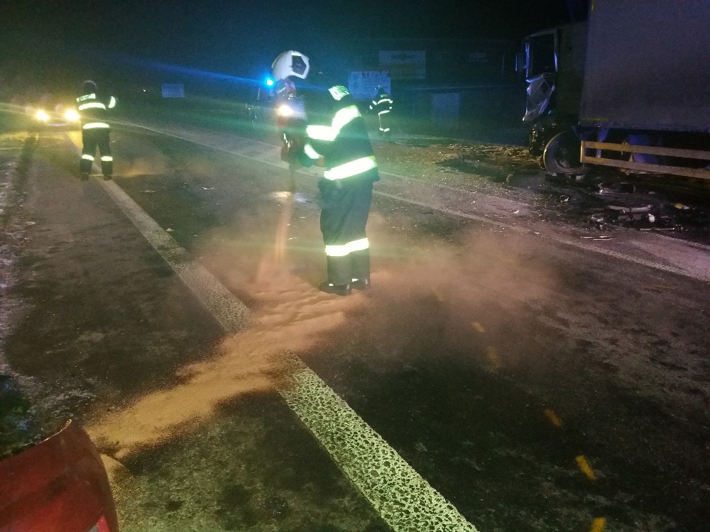 Dopravní nehoda OA a NA, Planá nad Lužnicí - 20. 1. 2017 (7).jpg