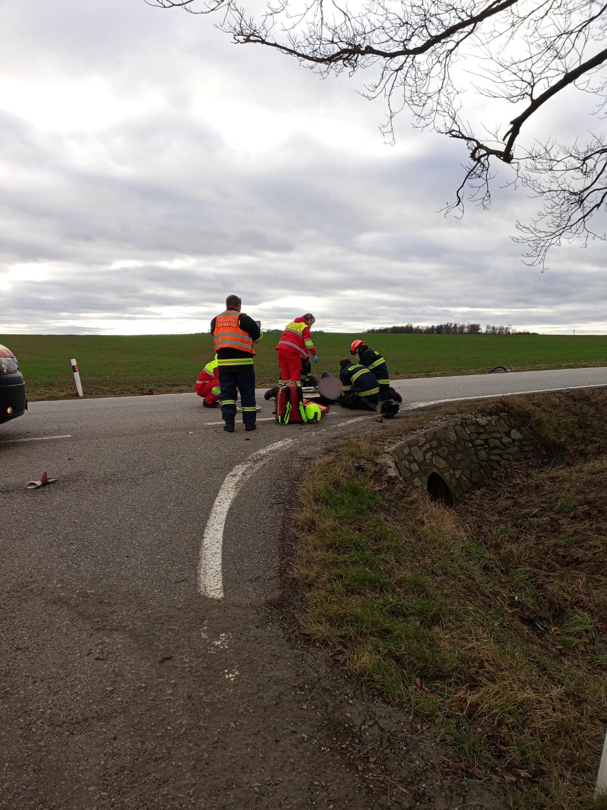 Dopravní nehoda OA a cyklista, Ostojkovice - 31. 12. 2021 (2).jpg