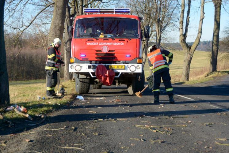 Dopravní nehoda Šluknov 2.JPG