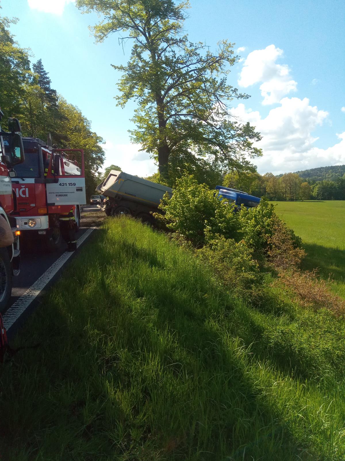 Dopravní nehoda kamionu (2).jpg