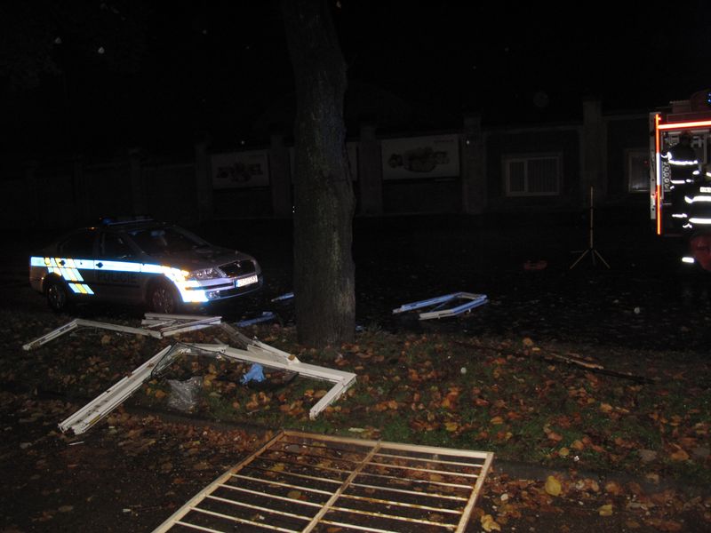 FOTO MU ŘÍJEN 2014/14.10.2014 výbuch plynu Plzeň Jateční (2).jpg