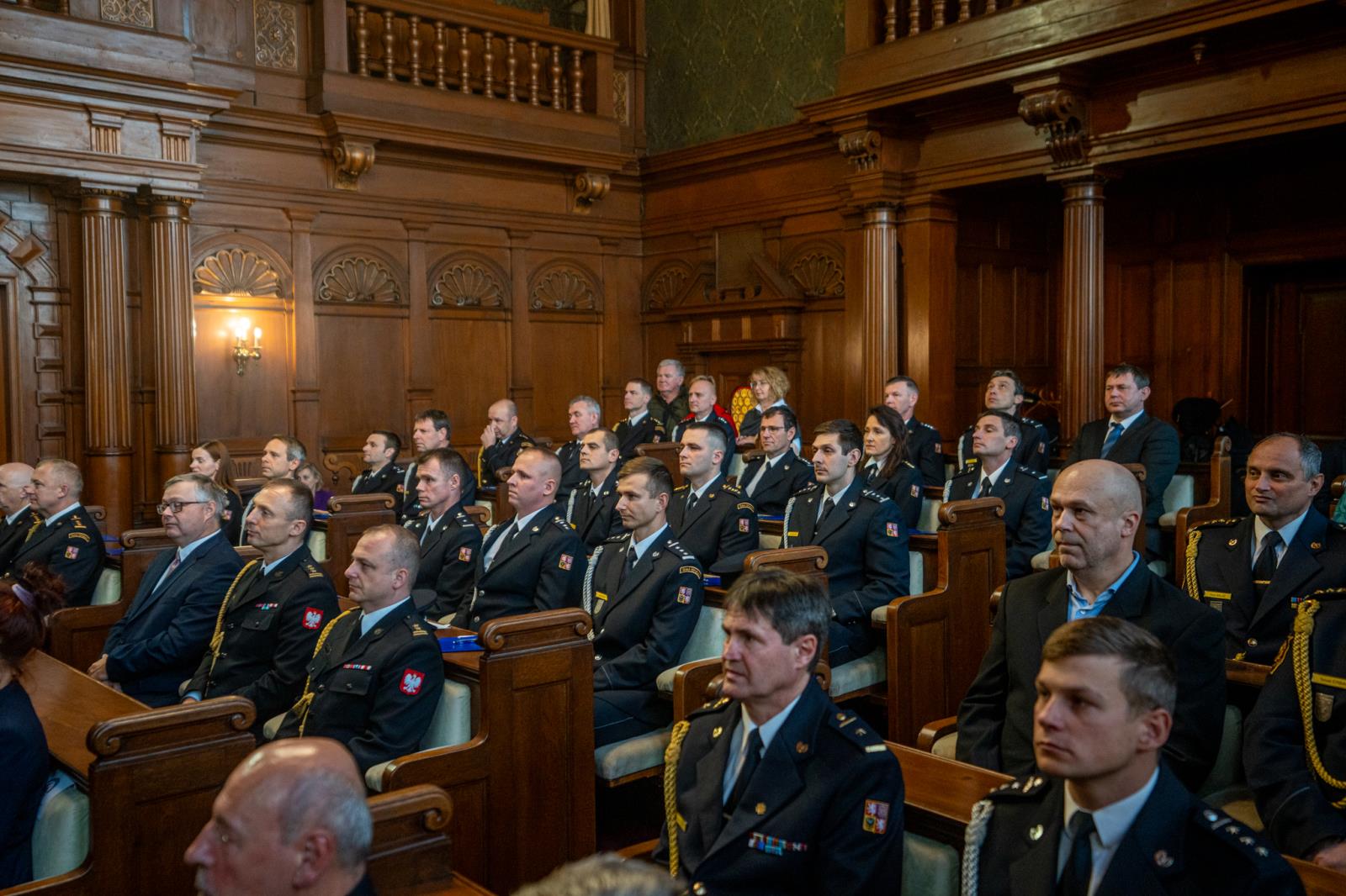 Foto ze slavnostního ceremoniálu předávání medailí 2025