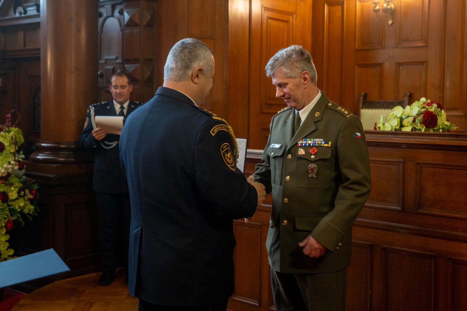 Foto ze slavnostního ceremoniálu předávání medailí 2025