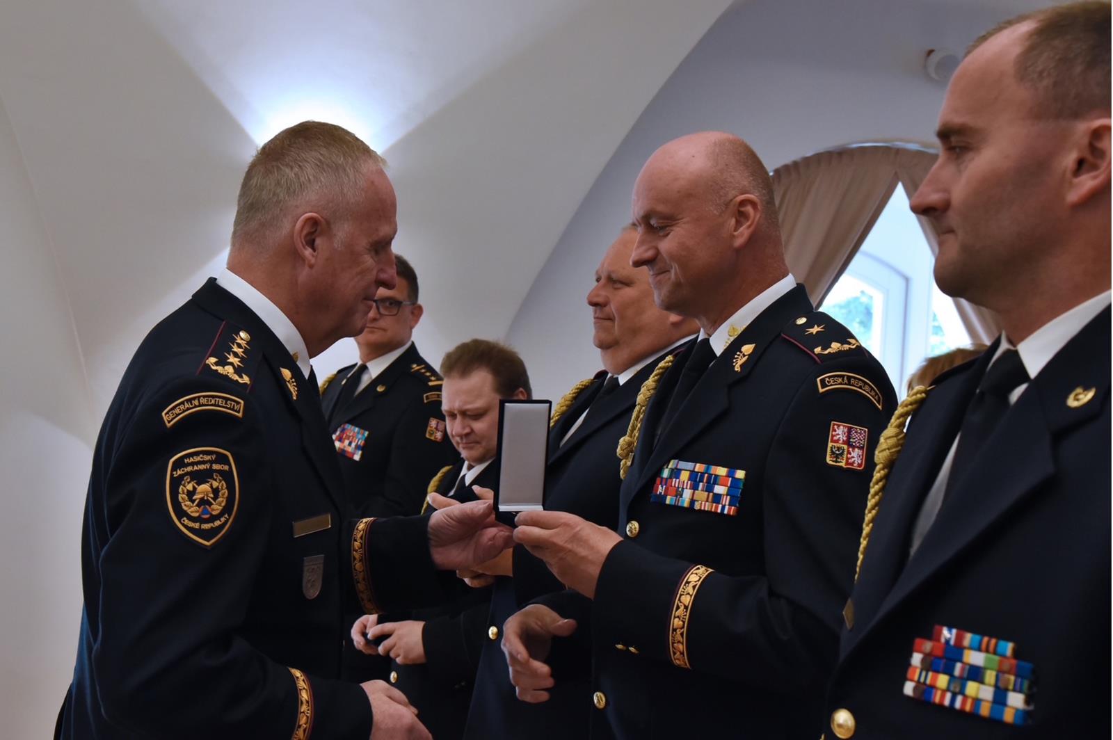 Generální ředitel ocenil osobnosti spojené se vznikem HZS ČR u příležitosti jeho 25. výročí