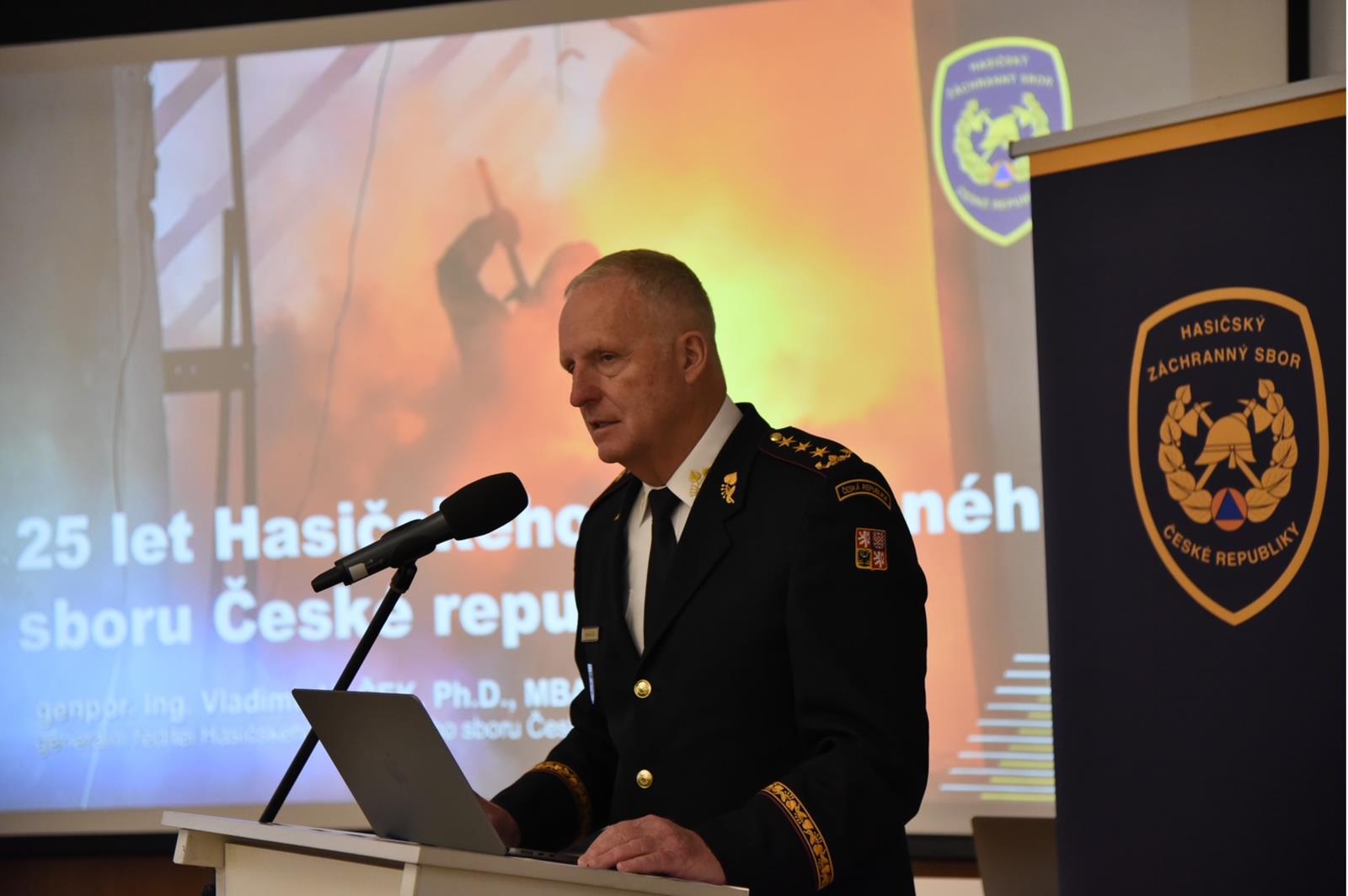 Generální ředitel ocenil osobnosti spojené se vznikem HZS ČR u příležitosti jeho 25. výročí
