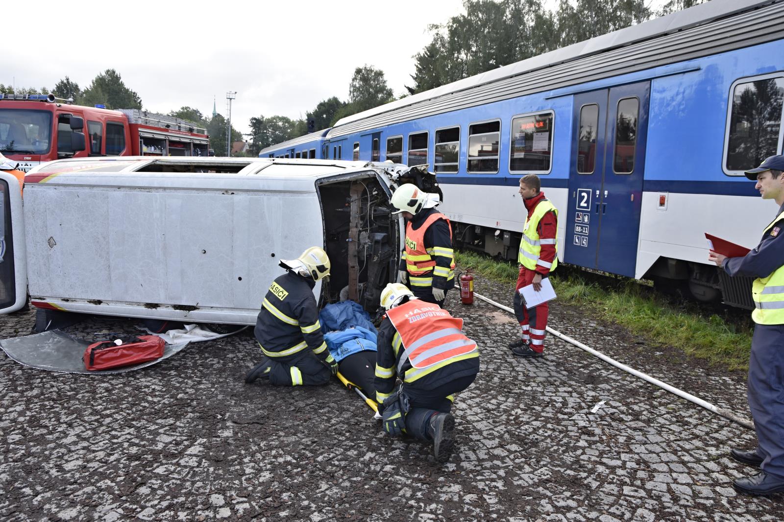 Hasiči se zhostili i vyprošťovacích prací