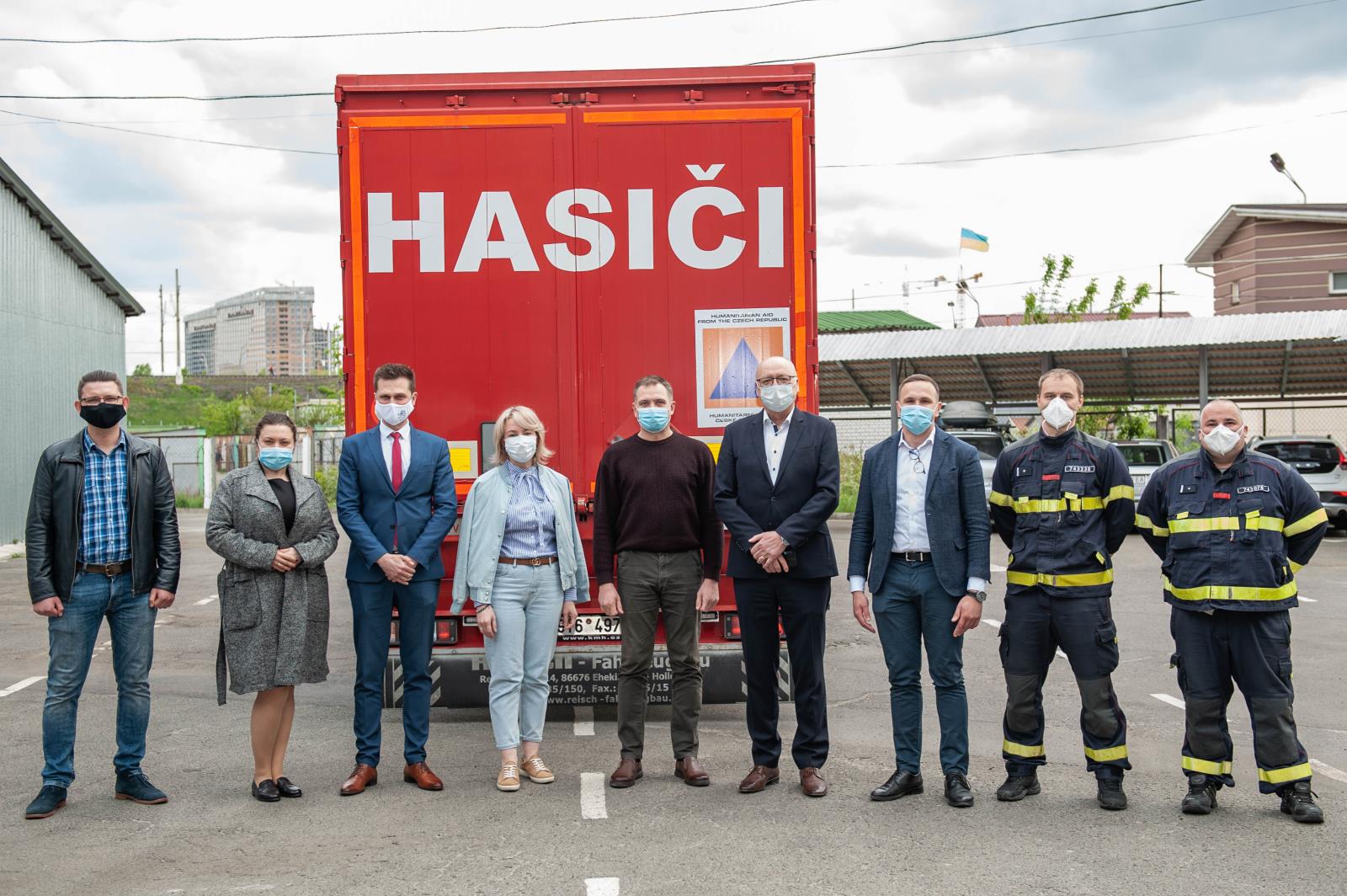 Hasiči dorazili s humnitární pomocí na Ukrajinu.jpg