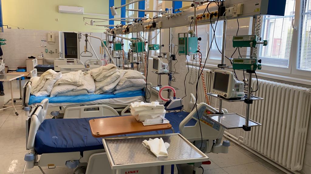 Hasiči na covid jednotce v Teplicích (1).JPG